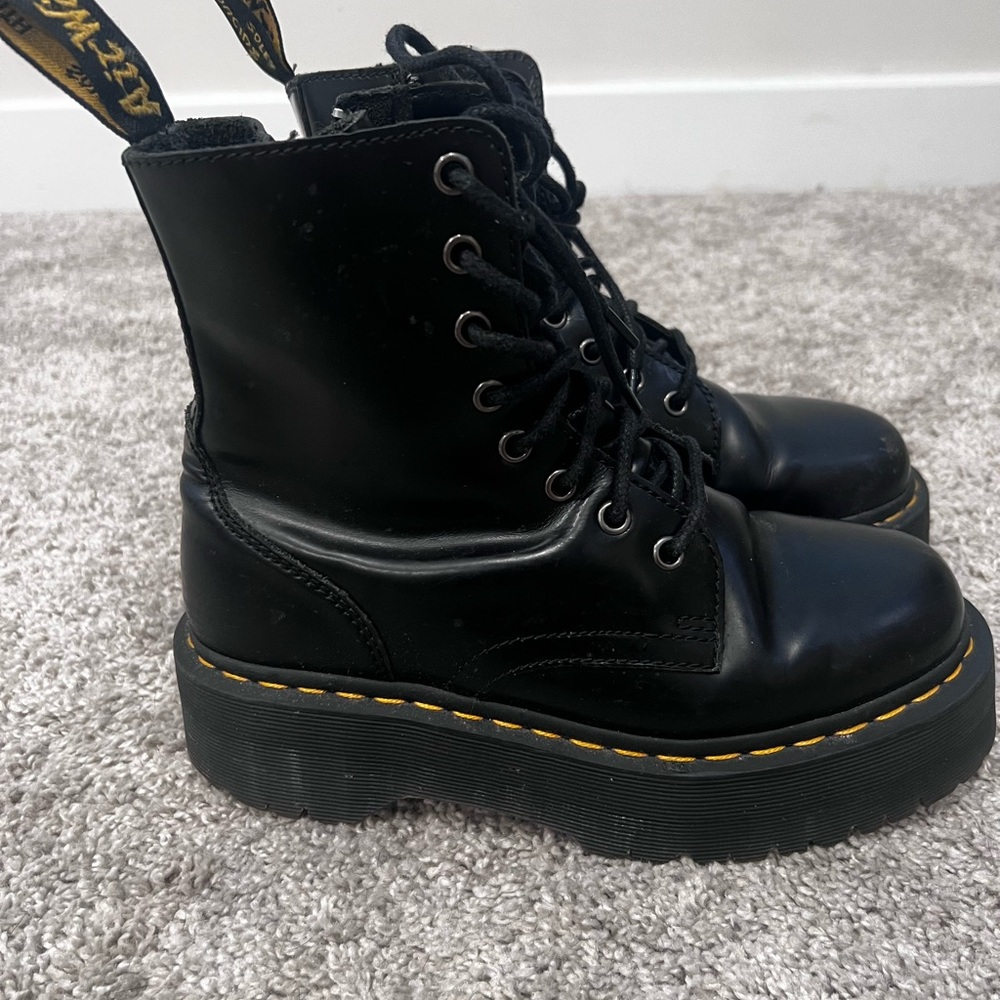Dr. Martens JADON Platform smooth leather boot - Size 6 US M/ 7 US L